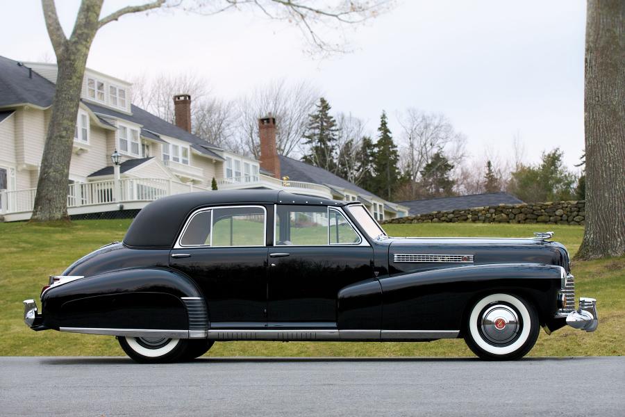  Cadillac Series 60 Special Town Car by Derham 1941 года  (фото 29 из 38)